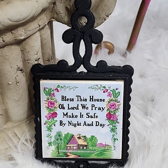 Vintage Cast Iron Trivet with Blessing Tile made in Japan - Picture 1 of 6